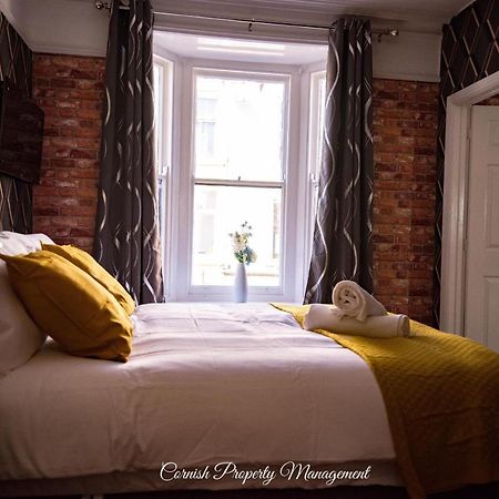 River Street Apartments Труро Екстериор снимка