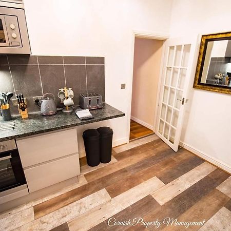 River Street Apartments Труро Екстериор снимка