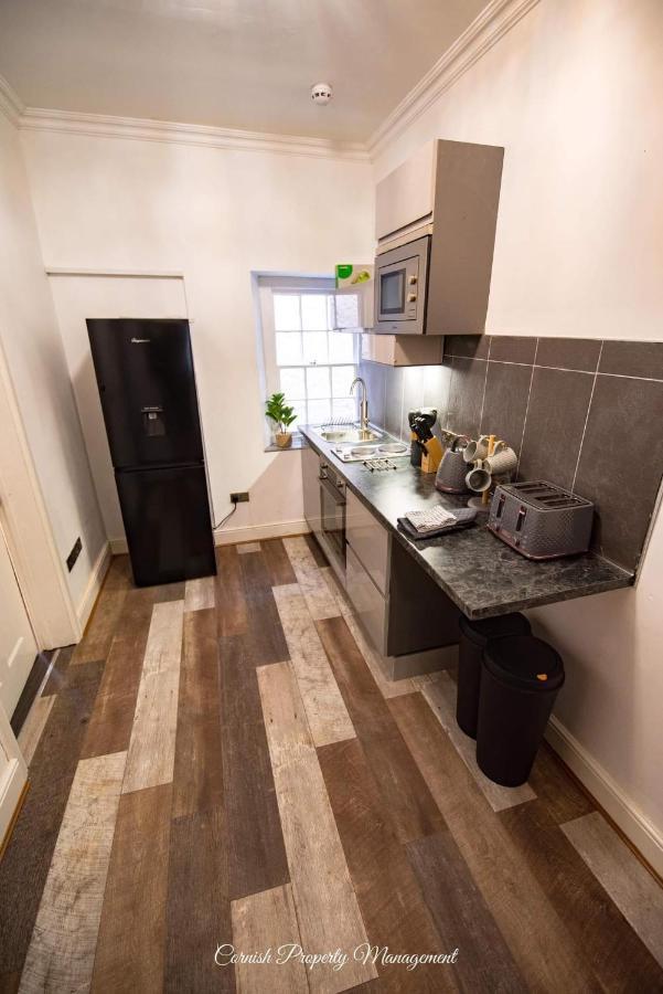 River Street Apartments Труро Екстериор снимка