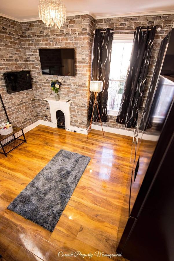 River Street Apartments Труро Екстериор снимка