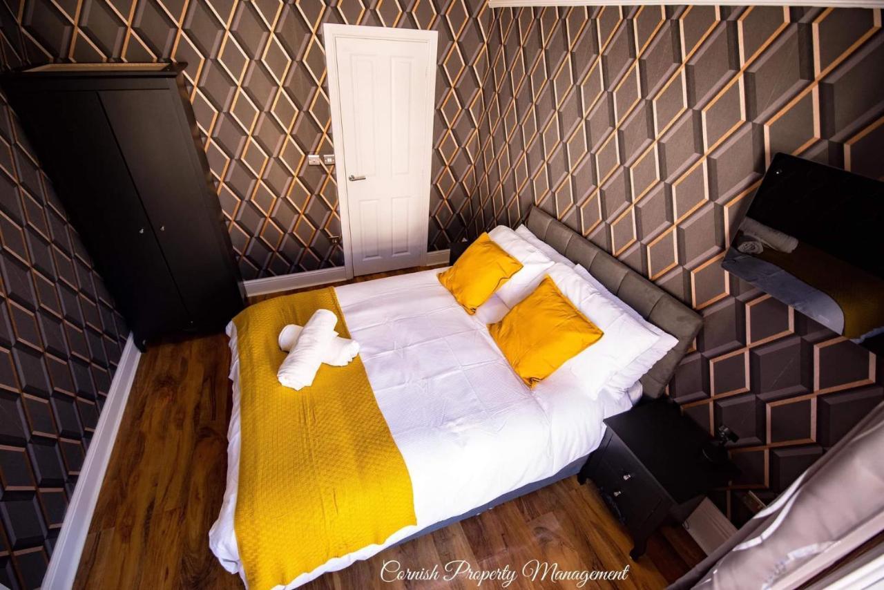 River Street Apartments Труро Екстериор снимка