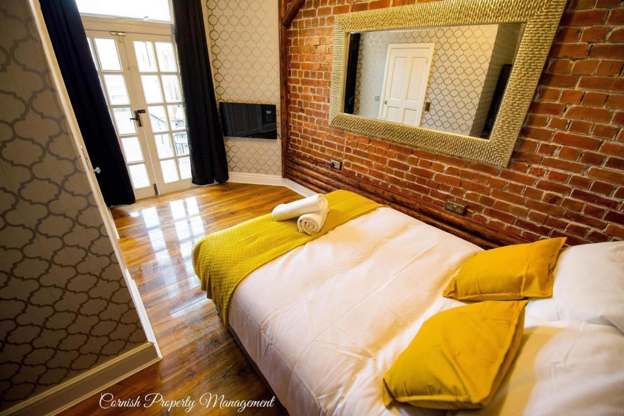River Street Apartments Труро Екстериор снимка